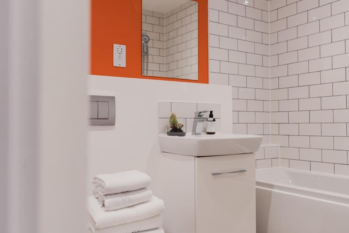 Stayzeni, Hardwick House 2 Bed