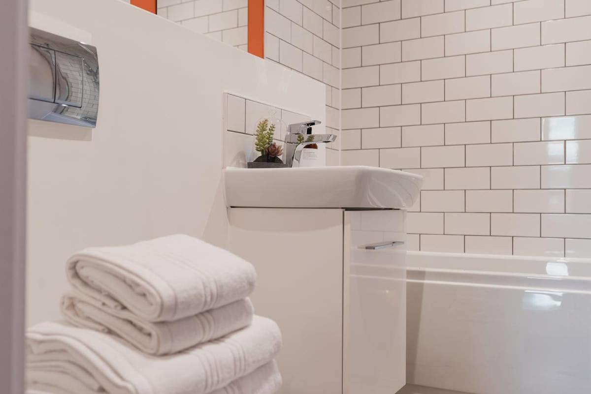 Stayzeni, Hardwick House 2 Bed Derby